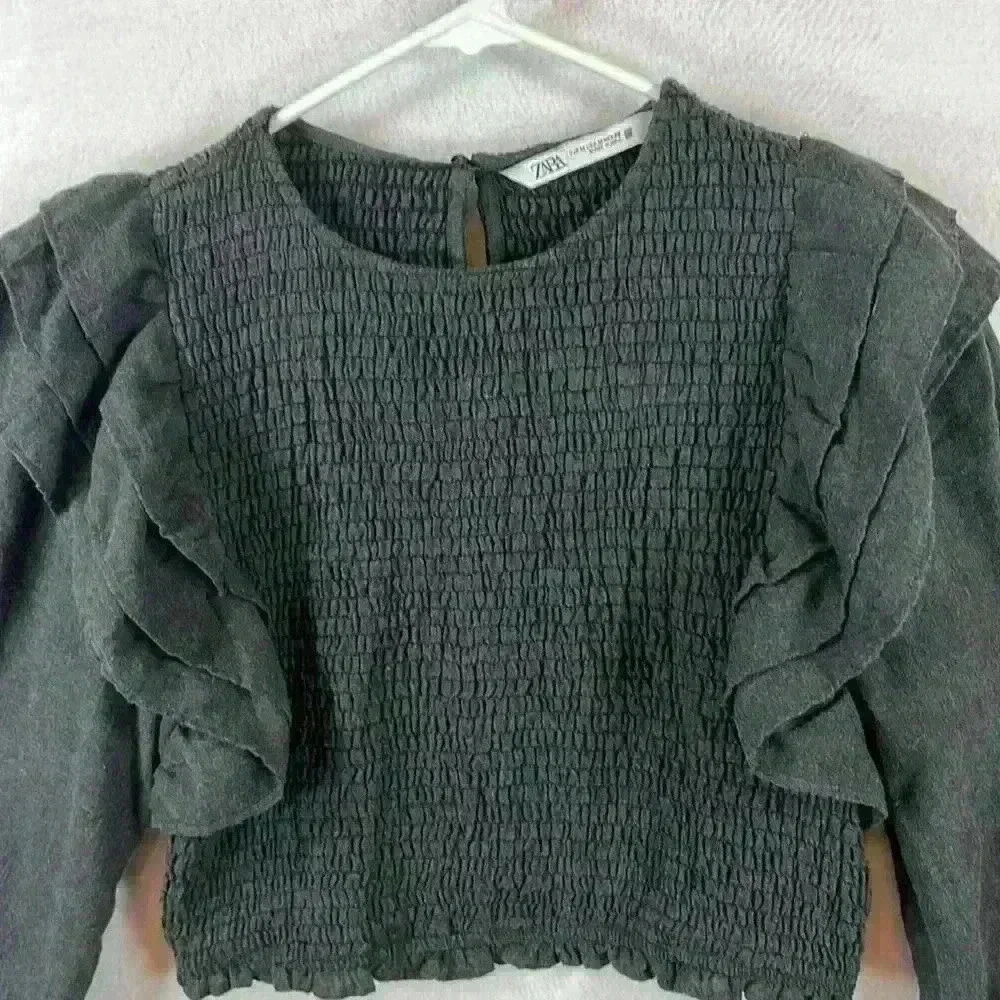 Zara Crop Shirred Elastic Top Size Medium Gray Long Sleeves Ruffled Caps